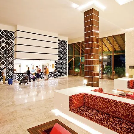 מלון Defne Dream 4*